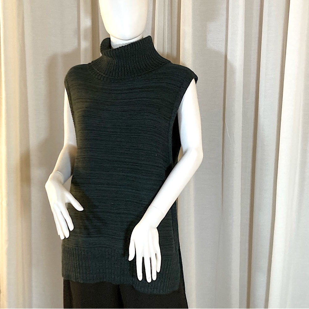 Banana Republic Green/Black Sleeveless Knit Turtleneck - Large